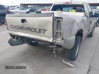 ✅ 2004 Chevrolet Silverado 1500 Work Truck • VIN: 1GCEC14X34Z219806 • Lot: 43293262. Wystawiony na IAAI z przebiegiem Nie podano. Bezpłatny archiwum sprzedaży aukcyjnych z USA i szczegółowy raport historii pojazdu na DreamBid. Zdjęcie 6.