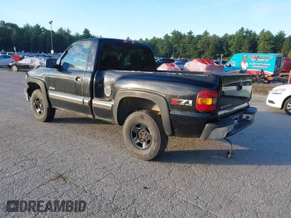 2002 Chevrolet Silverado 1500 LS with VIN 1GCEK14T92Z186601, listed as a IAAI auction lot 43091176 with 110,697 mi miles and . Bid and sale history available at DreamBid. Image 3.
