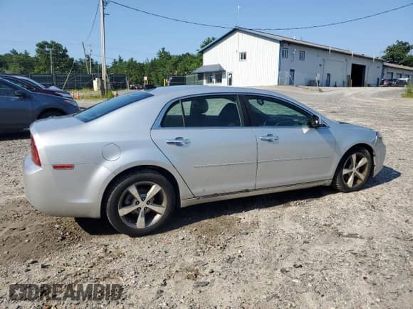2012 Chevrolet Malibu 1LT z VIN 1G1ZC5E07CF249880, wystawiony jako Copart lot #65607104 z przebiegiem 119 888 mil mil oraz Szkoda całkowita • Salvage title. Historia ofert i sprzedaży dostępna na DreamBid. Obrazek 3.