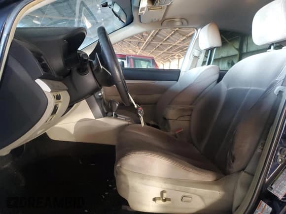 ✅ 2013 Subaru Legacy Premium • VIN: 4S3BMBC68D3045880 • Lot: 85414905. Listed on Copart with 186,910 mi. Free auction sales archive from the USA and detailed vehicle history report at DreamBid. Image 7.