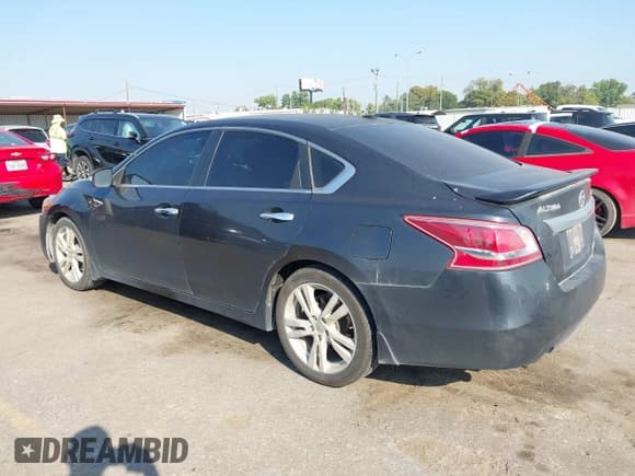 ✅ 2013 Nissan Altima SL • VIN: 1N4BL3AP7DN453303 • Lot: 43347417. Wystawiony na IAAI z przebiegiem 202 905 mil. Bezpłatny archiwum sprzedaży aukcyjnych z USA i szczegółowy raport historii pojazdu na DreamBid. Zdjęcie 3.