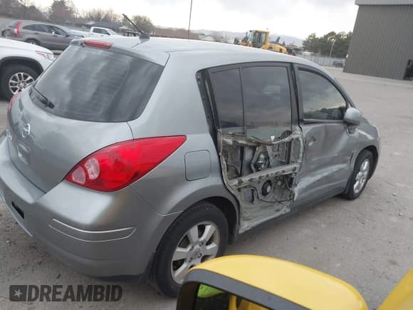 ✅ 2010 Nissan Versa S • VIN: 3N1BC1CP0AL444789 • Lot: 41869159. Listed on IAAI with 145,597 mi. Free auction sales archive from the USA and detailed vehicle history report at DreamBid. Image 4.