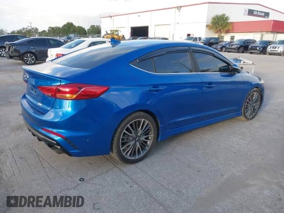 2018 Hyundai Elantra Sport с VIN KMHD04LB9JU612211, выставлен на аукционе IAAI как лот 40570984 с пробегом 76 198 миль миль и . История ставок и продаж доступна на DreamBid. Изображение 4.