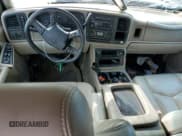 ✅ 2003 Chevrolet Suburban Z71 • VIN: 3GNFK16Z53G240636 • Lot: 80737593. Listed on Copart with 244,070 mi. Free auction sales archive from the USA and detailed vehicle history report at DreamBid. Image 8.