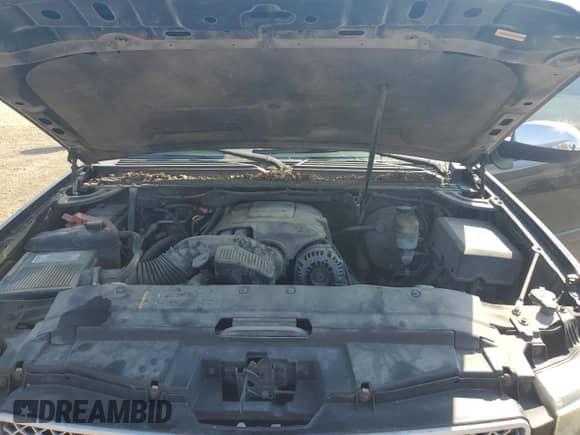 2008 Chevrolet Tahoe LTZ with VIN 1GNFK13008J141640, listed as a Copart auction lot 82100545 with 277,326 mi miles and Salvage title. Bid and sale history available at DreamBid. Image 12.