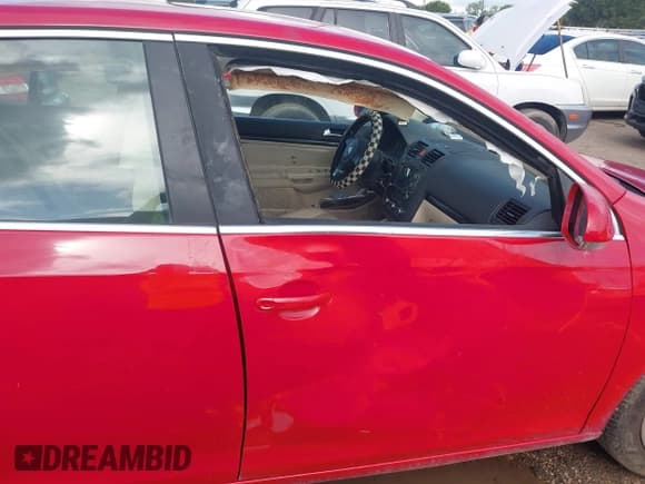 ✅ 2010 Volkswagen Jetta Limited Edition • VIN: 3VWRX7AJ3AM034125 • Lot: 42577721. Listed on IAAI with 129,967 mi. Free auction sales archive from the USA and detailed vehicle history report at DreamBid. Image 13.