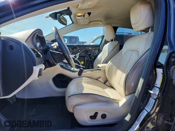 ✅ 2015 Chrysler 200 C • VIN: 1C3CCCCG3FN549089 • Лот: 81071295. Опубликован ранее на Copart с пробегом 86 251 миль. Бесплатный доступ к архиву аукционных продаж из США и подробный отчёт об истории автомобиля на DreamBid. Изображение 7.