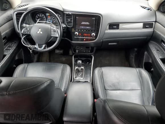 ✅ 2020 Mitsubishi Outlander ES • VIN: JA4AZ3A34LZ038104 • Lot: 81702475. Wystawiony na Copart z przebiegiem 122 165 mil. Bezpłatny archiwum sprzedaży aukcyjnych z USA i szczegółowy raport historii pojazdu na DreamBid. Zdjęcie 8.