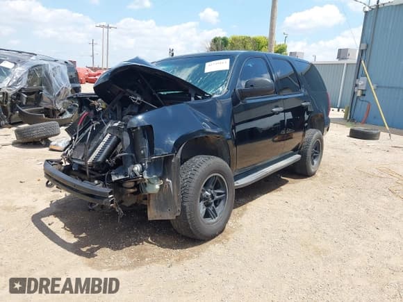 ✅ 2012 Chevrolet Tahoe Commercial • VIN: 1GNLC2E06CR157614 • Lot: 42739163. Wystawiony na IAAI z przebiegiem Nie podano. Bezpłatny archiwum sprzedaży aukcyjnych z USA i szczegółowy raport historii pojazdu na DreamBid. Zdjęcie 17.