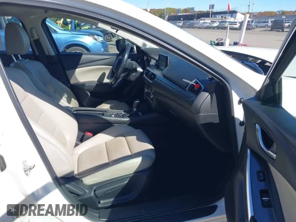 ✅ 2017 Mazda 6 Touring • VIN: JM1GL1V50H1145352 • Lot: 43468086. Wystawiony na IAAI z przebiegiem 116 204 mil. Bezpłatny archiwum sprzedaży aukcyjnych z USA i szczegółowy raport historii pojazdu na DreamBid. Zdjęcie 5.