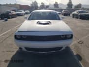 ✅ 2018 Dodge Challenger R/T Scat Pack • VIN: 2C3CDZFJ1JH202272 • Lot: 51077973. Wystawiony na Copart z przebiegiem 35 186 mil. Bezpłatny archiwum sprzedaży aukcyjnych z USA i szczegółowy raport historii pojazdu na DreamBid. Zdjęcie 5.