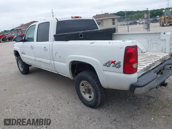 ✅ 2006 Chevrolet Silverado 2500HD LT3 • VIN: 1GCHK23D96F257428 • Лот: 42564305. Опубликован ранее на IAAI с пробегом 299 406 миль. Бесплатный доступ к архиву аукционных продаж из США и подробный отчёт об истории автомобиля на DreamBid. Изображение 3.