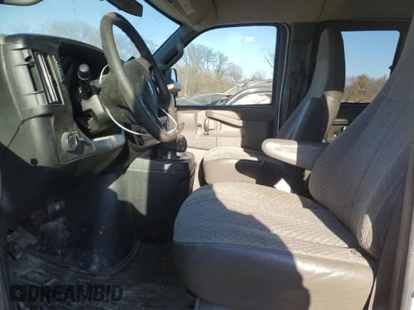 2017 Chevrolet Express Passenger LT с VIN 1GAWGFFF3H1253848, выставлен на аукционе Copart как лот 82126664 с пробегом Не указан миль и Списание • Salvage title. История ставок и продаж доступна на DreamBid. Изображение 7.