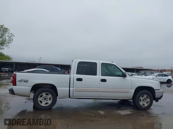 ✅ 2004 Chevrolet Silverado 1500 LS • VIN: 2GCEK13T341408143 • Lot: 43767693. Wystawiony na IAAI z przebiegiem Nie podano. Bezpłatny archiwum sprzedaży aukcyjnych z USA i szczegółowy raport historii pojazdu na DreamBid. Zdjęcie 14.