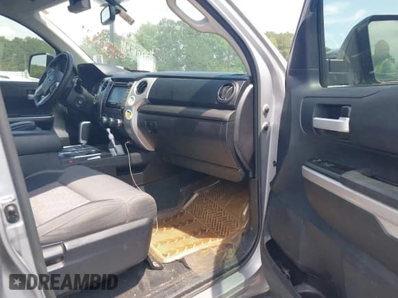 ✅ 2016 Toyota Tundra SR • VIN: 5TFRM5F1XGX097542 • Lot: 42667171. Listed on IAAI with 96,699 mi. Free auction sales archive from the USA and detailed vehicle history report at DreamBid. Image 5.