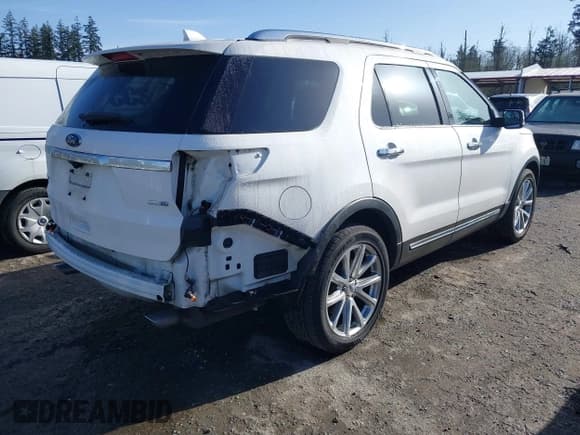 ✅ 2016 Ford Explorer Limited • VIN: 1FM5K8F89GGC20293 • Lot: 41999584. Wystawiony na IAAI z przebiegiem 90 840 mil. Bezpłatny archiwum sprzedaży aukcyjnych z USA i szczegółowy raport historii pojazdu na DreamBid. Zdjęcie 4.