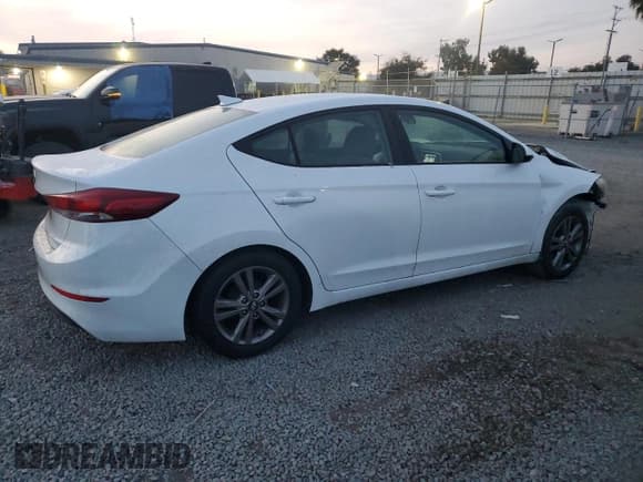 ✅ 2017 Hyundai Elantra Value Edition • VIN: 5NPD84LF1HH018779 • Лот: 92126325. Опубликован ранее на Copart с пробегом 230 142 миль. Бесплатный доступ к архиву аукционных продаж из США и подробный отчёт об истории автомобиля на DreamBid. Изображение 3.