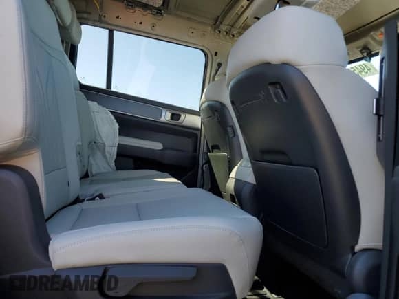 2025 Hyundai Santa Fe SEL с VIN 5NMP2DG18SH022720, выставлен на аукционе Copart как лот 49456165 с пробегом 7 356 миль миль и Списание • Salvage title. История ставок и продаж доступна на DreamBid. Изображение 11.