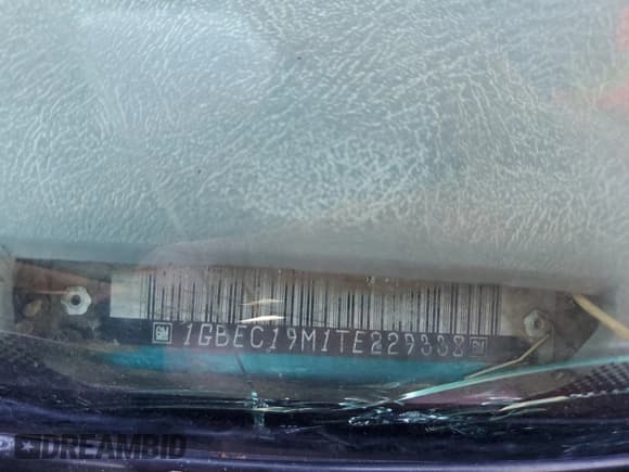 ✅ 1996 Chevrolet Silverado 1500 • VIN: 1GBEC19M1TE229338 • Lot: 85013725. Wystawiony na Copart z przebiegiem 191 985 mil. Bezpłatny archiwum sprzedaży aukcyjnych z USA i szczegółowy raport historii pojazdu na DreamBid. Zdjęcie 12.