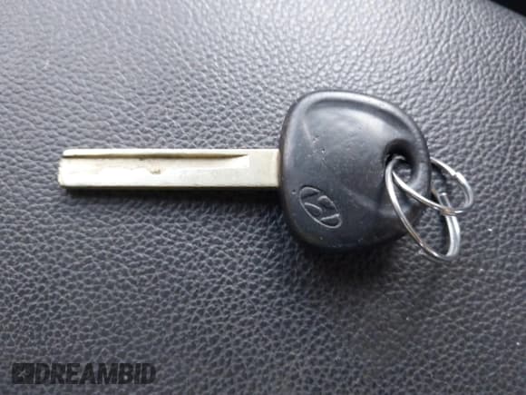 ✅ 2013 Hyundai Elantra • VIN: KMHD35LE8DU090361 • Lot: 43357047. Listed on IAAI with 158,986 mi. Free auction sales archive from the USA and detailed vehicle history report at DreamBid. Image 11.