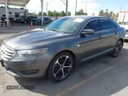 ✅ 2015 Ford Taurus SEL • VIN: 1FAHP2E85FG151527 • Lot: 43592466. Wystawiony na IAAI z przebiegiem 106 043 mil. Bezpłatny archiwum sprzedaży aukcyjnych z USA i szczegółowy raport historii pojazdu na DreamBid. Zdjęcie 2.