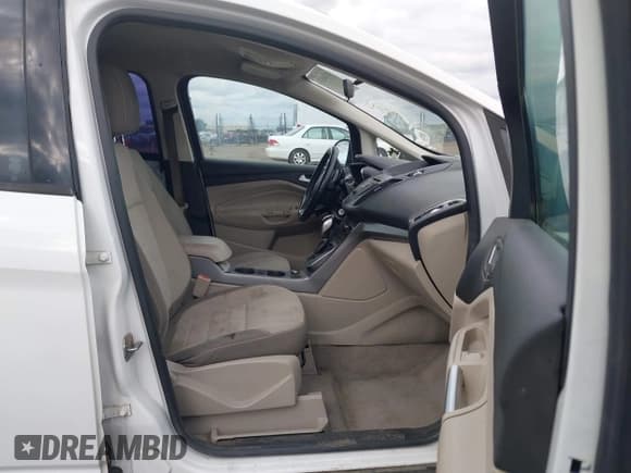 ✅ 2013 Ford C-Max SE • VIN: 1FADP5AU3DL517654 • Lot: 43740635. Listed on IAAI with 235,289 mi. Free auction sales archive from the USA and detailed vehicle history report at DreamBid. Image 5.