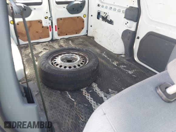 ✅ 2010 Ford Transit Connect XL • VIN: NM0LS7CN4AT006615 • Lot: 41395665. Wystawiony na IAAI z przebiegiem 247 909 mil. Bezpłatny archiwum sprzedaży aukcyjnych z USA i szczegółowy raport historii pojazdu na DreamBid. Zdjęcie 8.