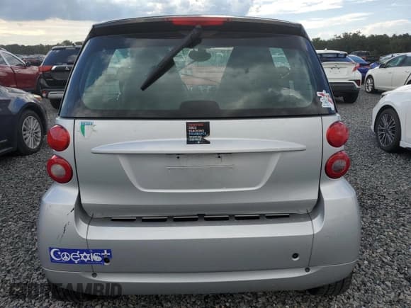 ✅ 2012 Smart fortwo Pure • VIN: WMEEJ3BA1CK530210 • Lot: 73856304. Wystawiony na Copart z przebiegiem Nie podano. Bezpłatny archiwum sprzedaży aukcyjnych z USA i szczegółowy raport historii pojazdu na DreamBid. Zdjęcie 6.
