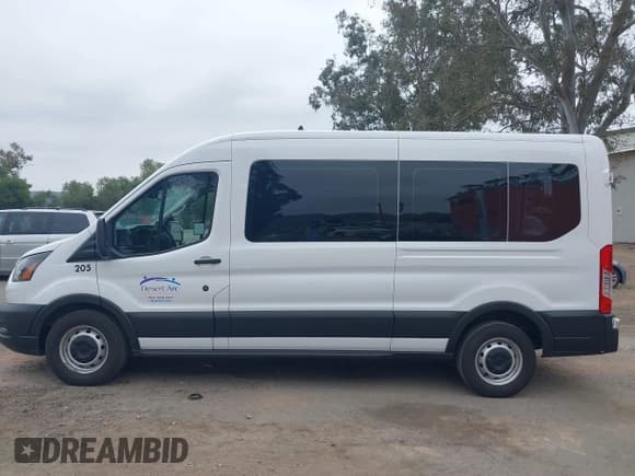 ✅ 2023 Ford Transit Passenger XL • VIN: 1FDAX2C80PKA74557 • Lot: 41864316. Wystawiony na IAAI z przebiegiem 50 640 mil. Bezpłatny archiwum sprzedaży aukcyjnych z USA i szczegółowy raport historii pojazdu na DreamBid. Zdjęcie 14.
