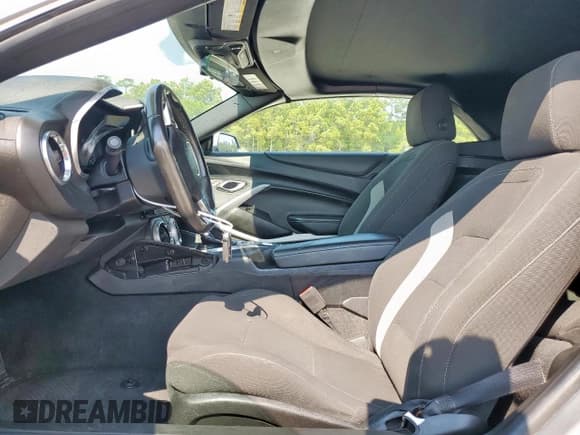 ✅ 2020 Chevrolet Camaro 1LT • VIN: 1G1FB3DX4L0119549 • Lot: 70222715. Listed on Copart with 52,827 mi. Free auction sales archive from the USA and detailed vehicle history report at DreamBid. Image 7.