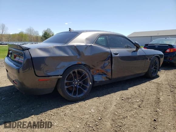 ✅ 2022 Dodge Challenger R/T Scat Pack Widebody • VIN: 2C3CDZFJ6NH200426 • Lot: 51969804. Wystawiony na Copart z przebiegiem 19 015 mil. Bezpłatny archiwum sprzedaży aukcyjnych z USA i szczegółowy raport historii pojazdu na DreamBid. Zdjęcie 3.