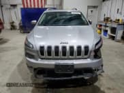 ✅ 2015 Jeep Cherokee Latitude • VIN: 1C4PJMCS7FW527863 • Лот: 93277535. Опубликован ранее на Copart с пробегом 118 555 миль. Бесплатный доступ к архиву аукционных продаж из США и подробный отчёт об истории автомобиля на DreamBid. Изображение 5.