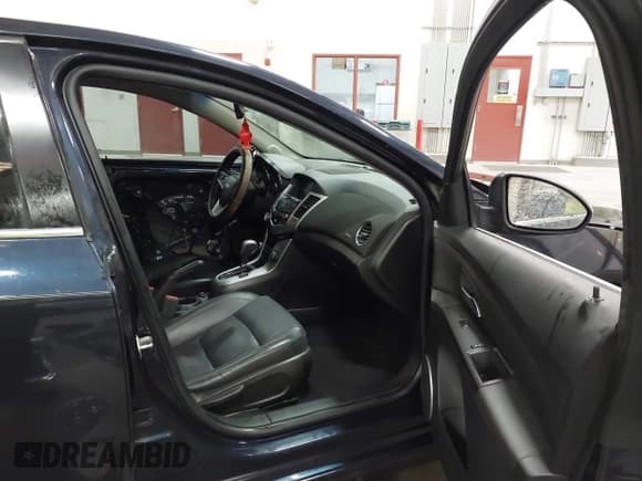 ✅ 2015 Chevrolet Cruze LTZ • VIN: 1G1PG5SB6F7101140 • Лот: 43357948. Опубликован ранее на IAAI с пробегом 177 561 миль. Бесплатный доступ к архиву аукционных продаж из США и подробный отчёт об истории автомобиля на DreamBid. Изображение 5.