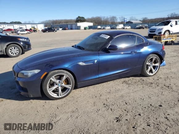 ✅ 2011 BMW Z4 sDrive30i • VIN: WBALM5C56BE378638 • Lot: 89139045. Listed on Copart with 74,525 mi. Free auction sales archive from the USA and detailed vehicle history report at DreamBid. Image 1.