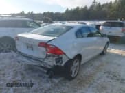 ✅ 2015 Volvo S60 T5 Premier • VIN: YV1612TK5F1361043 • Lot: 43842611. Listed on IAAI with 132,348 mi. Free auction sales archive from the USA and detailed vehicle history report at DreamBid. Image 4.