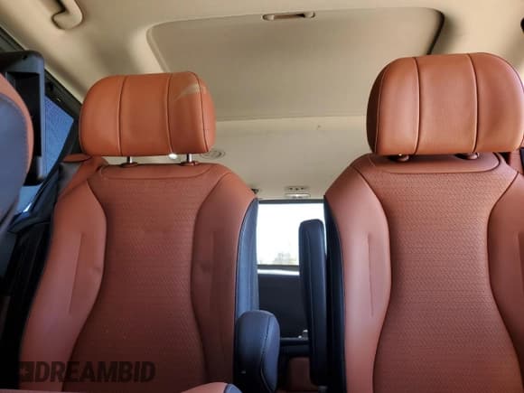 ✅ 2022 Kia Carnival SX Prestige • VIN: KNDNE5H33N6176760 • Lot: 82531895. Wystawiony na Copart z przebiegiem 31 122 mil. Bezpłatny archiwum sprzedaży aukcyjnych z USA i szczegółowy raport historii pojazdu na DreamBid. Zdjęcie 10.