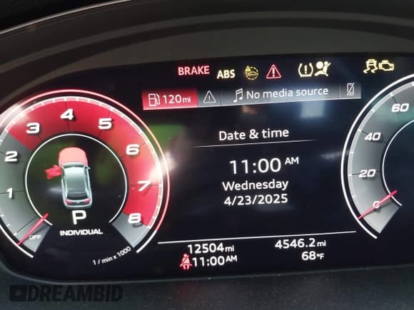 ✅ 2024 Audi SQ5 Premium Plus • VIN: WA1B4AFY2R2108129 • Lot: 42095095. Listed on IAAI with 12,504 mi. Free auction sales archive from the USA and detailed vehicle history report at DreamBid. Image 15.