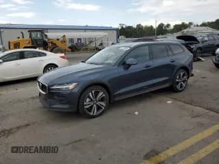 ✅ 2024 Volvo V60 Plus • VIN: YV4L12WY0R2137912 • Lot: 61789334. Wystawiony na Copart z przebiegiem 776 mil. Bezpłatny archiwum sprzedaży aukcyjnych z USA i szczegółowy raport historii pojazdu na DreamBid. Zdjęcie 1.