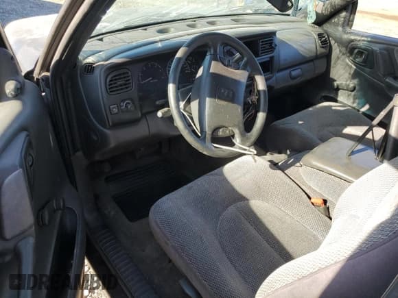 ✅ 1997 Dodge Dakota • VIN: 1B7GL23X9VS266669 • Lot: 88484135. Wystawiony na Copart z przebiegiem 203 755 mil. Bezpłatny archiwum sprzedaży aukcyjnych z USA i szczegółowy raport historii pojazdu na DreamBid. Zdjęcie 8.