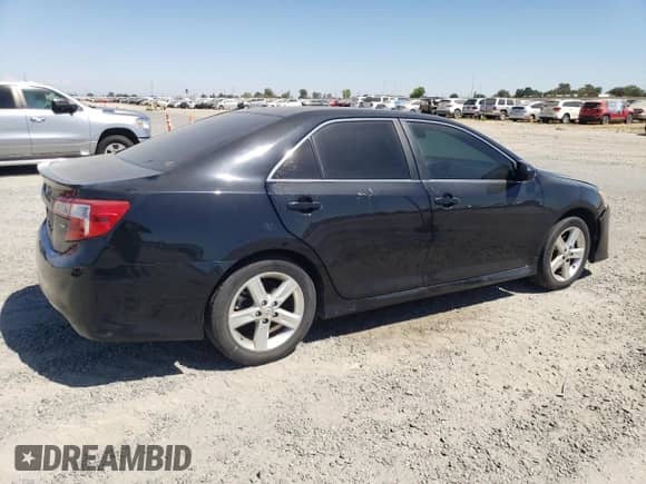 2014 Toyota Camry L z VIN 4T1BF1FK3EU306028, wystawiony jako Copart lot #67279795 z przebiegiem 163 511 mil mil oraz Szkoda całkowita • Salvage title. Historia ofert i sprzedaży dostępna na DreamBid. Obrazek 3.