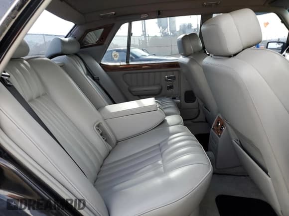 ✅ 1996 Bentley Brooklands • VIN: SCBZE11C4TCX57237 • Лот: 86629574. Опубликован ранее на Copart с пробегом 155 582 миль. Бесплатный доступ к архиву аукционных продаж из США и подробный отчёт об истории автомобиля на DreamBid. Изображение 10.