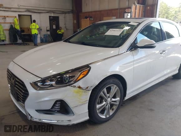 ✅ 2018 Hyundai Sonata SEL • VIN: 5NPE34AF8JH668432 • Lot: 42983335. Listed on IAAI with 57,185 mi. Free auction sales archive from the USA and detailed vehicle history report at DreamBid. Image 6.