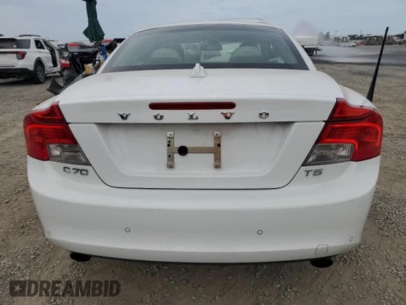 ✅ 2013 Volvo C70 T5 • VIN: YV1672MC2DJ139479 • Lot: 80571695. Listed on Copart with 31,842 mi. Free auction sales archive from the USA and detailed vehicle history report at DreamBid. Image 6.