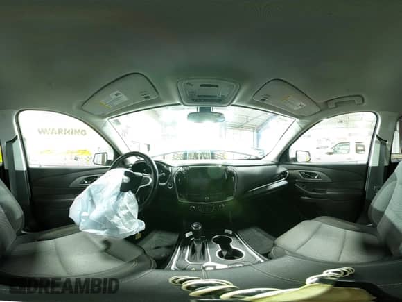 2019 Chevrolet Traverse LT Cloth z VIN 1GNEVGKW1KJ298306, wystawiony jako IAAI lot #43302460 z przebiegiem 76 785 mil mil oraz . Historia ofert i sprzedaży dostępna na DreamBid. Obrazek 18.