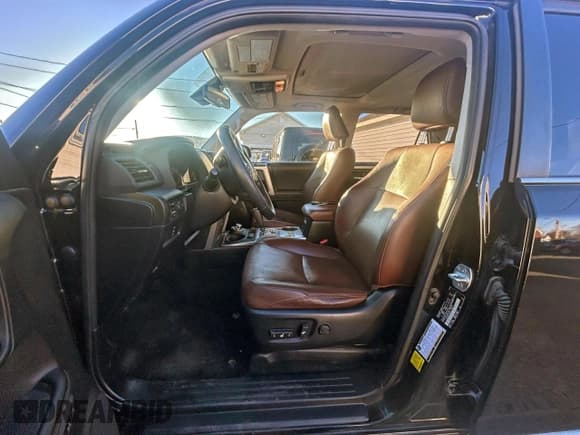 ✅ 2020 Toyota 4Runner Nightshade • VIN: JTEBU5JR6L5769631 • Лот: 94539845. Опубликован ранее на Copart с пробегом 164 868 миль. Бесплатный доступ к архиву аукционных продаж из США и подробный отчёт об истории автомобиля на DreamBid. Изображение 8.