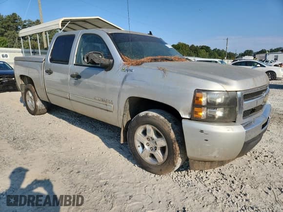 ✅ 2011 Chevrolet Silverado 1500 1HY • VIN: 3GCUCUEJ1BG145757 • Lot: 81233305. Listed on Copart with 260,896 mi. Free auction sales archive from the USA and detailed vehicle history report at DreamBid. Image 4.