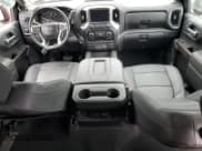 ✅ 2021 Chevrolet Silverado 1500 LT Trail Boss • VIN: 3GCPYFEL9MG328578 • Lot: 46978334. Wystawiony na Copart z przebiegiem 74 523 mil. Bezpłatny archiwum sprzedaży aukcyjnych z USA i szczegółowy raport historii pojazdu na DreamBid. Zdjęcie 8.