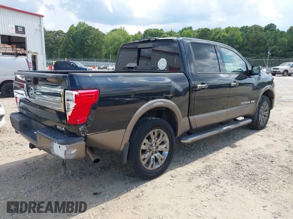 ✅ 2019 Nissan Titan Platinum Reserve • VIN: 1N6AA1E5XKN526988 • Lot: 42750201. Wystawiony na IAAI z przebiegiem 77 844 mil. Bezpłatny archiwum sprzedaży aukcyjnych z USA i szczegółowy raport historii pojazdu na DreamBid. Zdjęcie 4.
