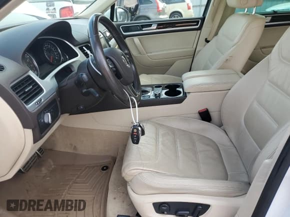 ✅ 2013 Volkswagen Touareg • VIN: WVGEG9BPXDD012733 • Lot: 91858355. Listed on Copart with 116,232 mi. Free auction sales archive from the USA and detailed vehicle history report at DreamBid. Image 7.