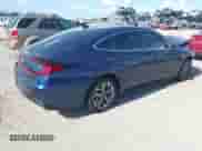 2020 Hyundai Sonata SEL z VIN 5NPEF4JAXLH038734, wystawiony jako IAAI lot #43406275 z przebiegiem 61 773 mil mil oraz . Historia ofert i sprzedaży dostępna na DreamBid. Obrazek 4.